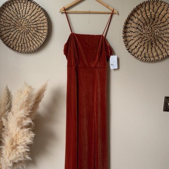 NWT Lovely Harper Velvet Halter Maxi Dress with Front Slit Auburn Moon Size 12 - Picture 6 of 13